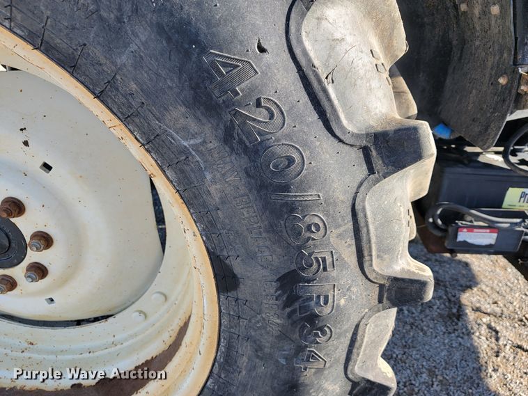 image for item JP9041 2004 New Holland TS115A  tractor