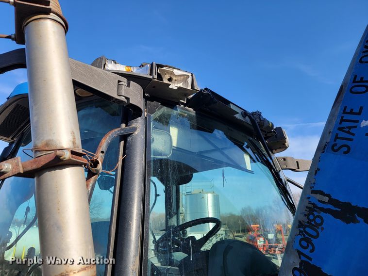 image for item JP9041 2004 New Holland TS115A  tractor