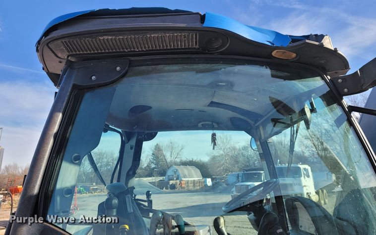 image for item JP9041 2004 New Holland TS115A  tractor