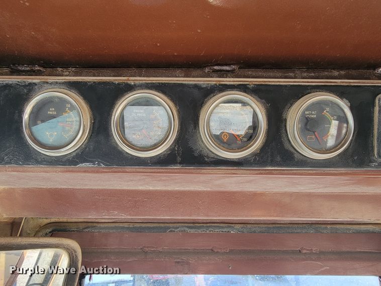 image for item JP9042 1989 Case 621  wheel loader