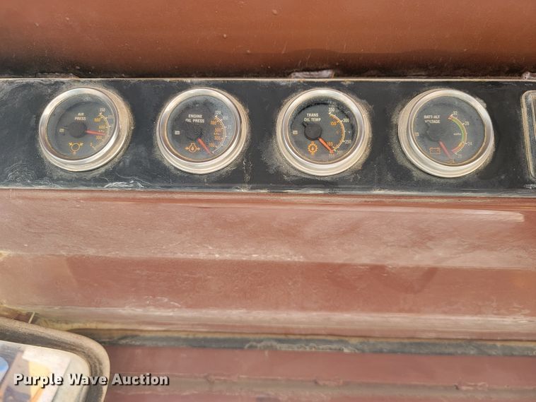 image for item JP9042 1989 Case 621  wheel loader