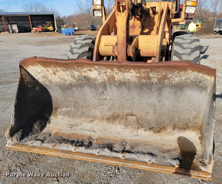 image for item JP9042 1989 Case 621  wheel loader