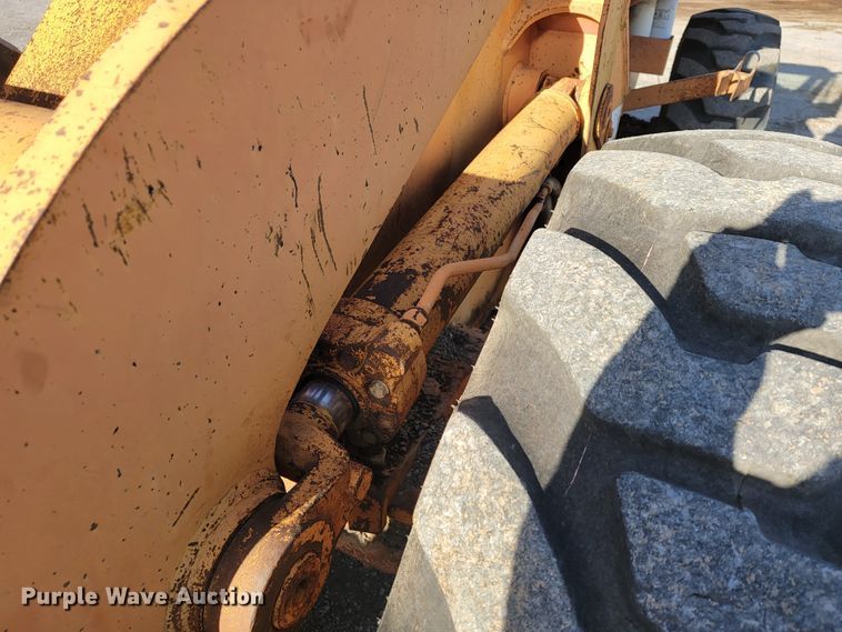 image for item JP9042 1989 Case 621  wheel loader