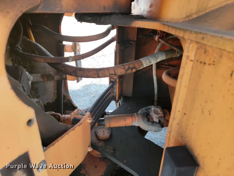 image for item JP9042 1989 Case 621  wheel loader