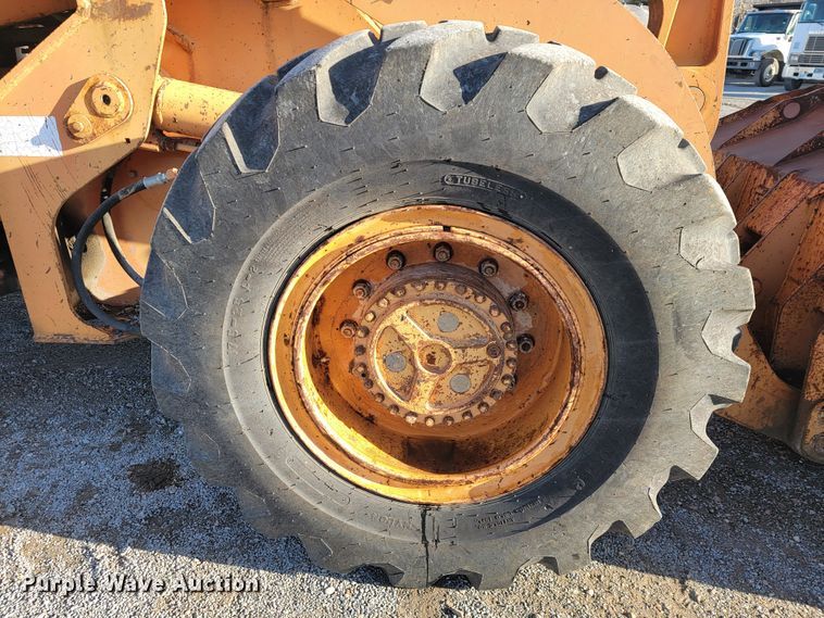 image for item JP9042 1989 Case 621  wheel loader