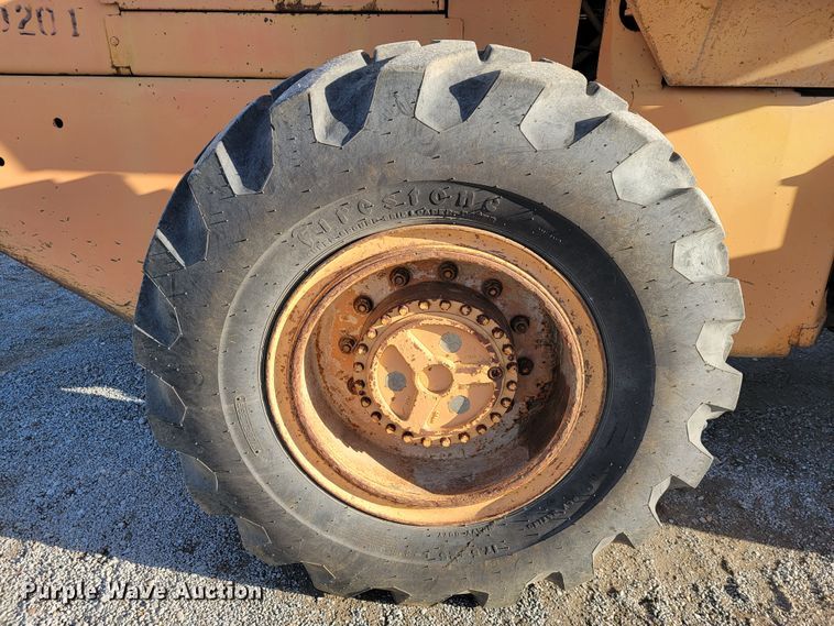 image for item JP9042 1989 Case 621  wheel loader