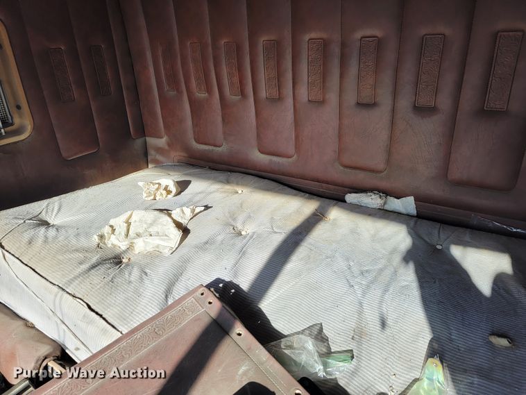 image for item JP9043 1984 International C09670  semi truck