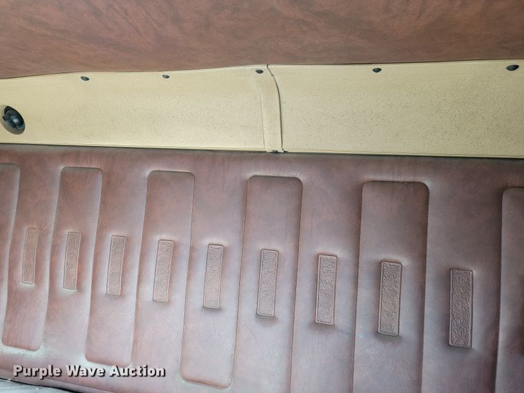 image for item JP9043 1984 International C09670  semi truck