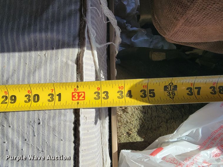 image for item JP9043 1984 International C09670  semi truck