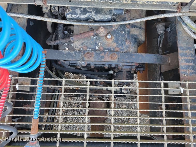 image for item JP9043 1984 International C09670  semi truck