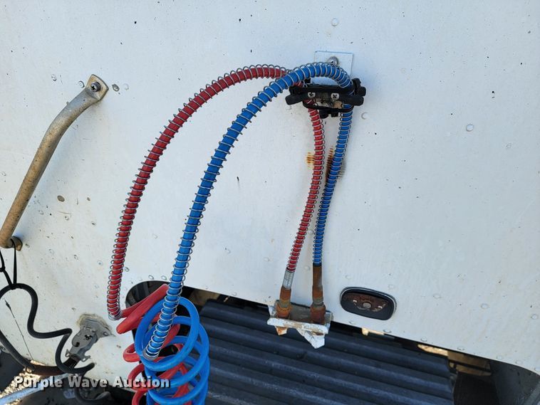 image for item JP9043 1984 International C09670  semi truck