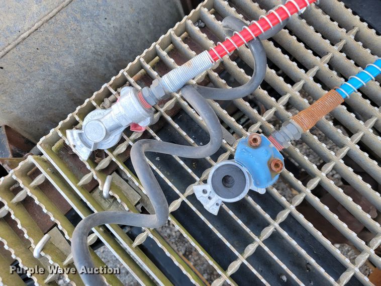 image for item JP9043 1984 International C09670  semi truck