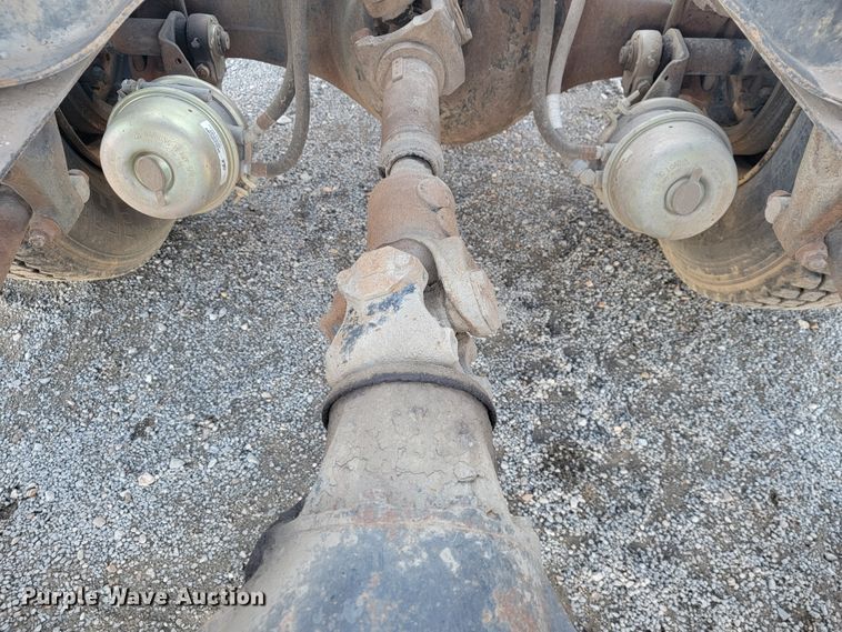 image for item JP9043 1984 International C09670  semi truck