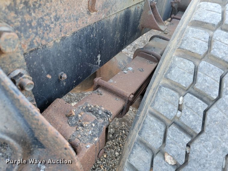 image for item JP9043 1984 International C09670  semi truck