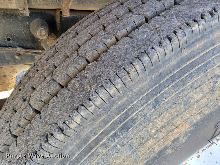 image for item JP9043 1984 International C09670  semi truck