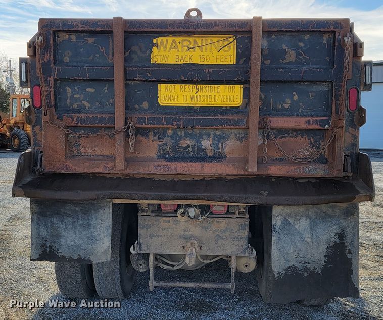 image for item JP9044 2002 International 7400  dump truck