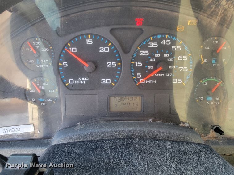 image for item JP9044 2002 International 7400  dump truck