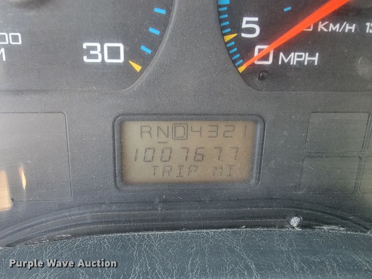 image for item JP9044 2002 International 7400  dump truck