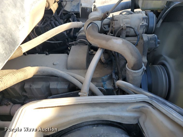 image for item JP9044 2002 International 7400  dump truck