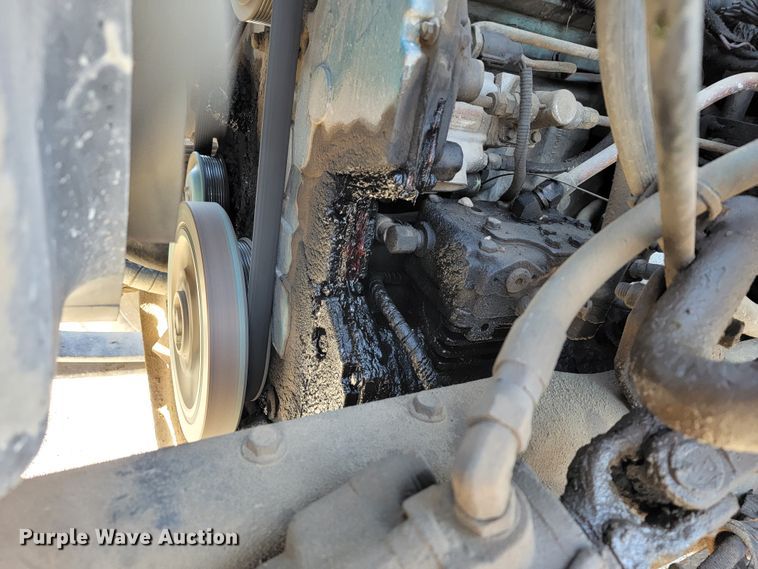 image for item JP9044 2002 International 7400  dump truck