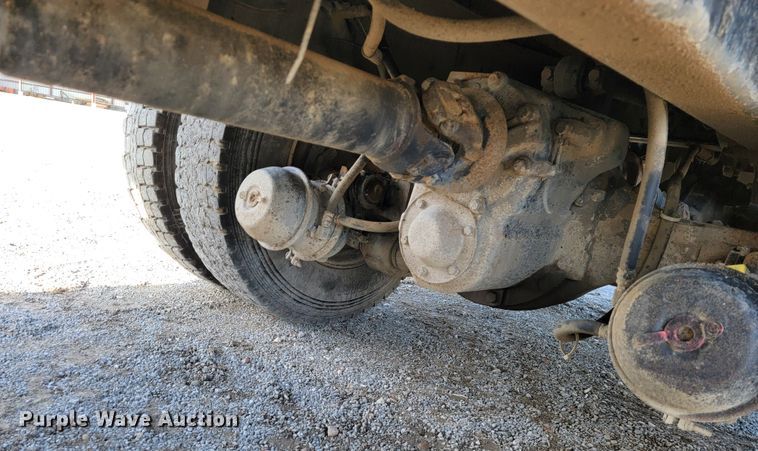 image for item JP9044 2002 International 7400  dump truck