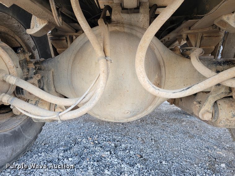 image for item JP9044 2002 International 7400  dump truck