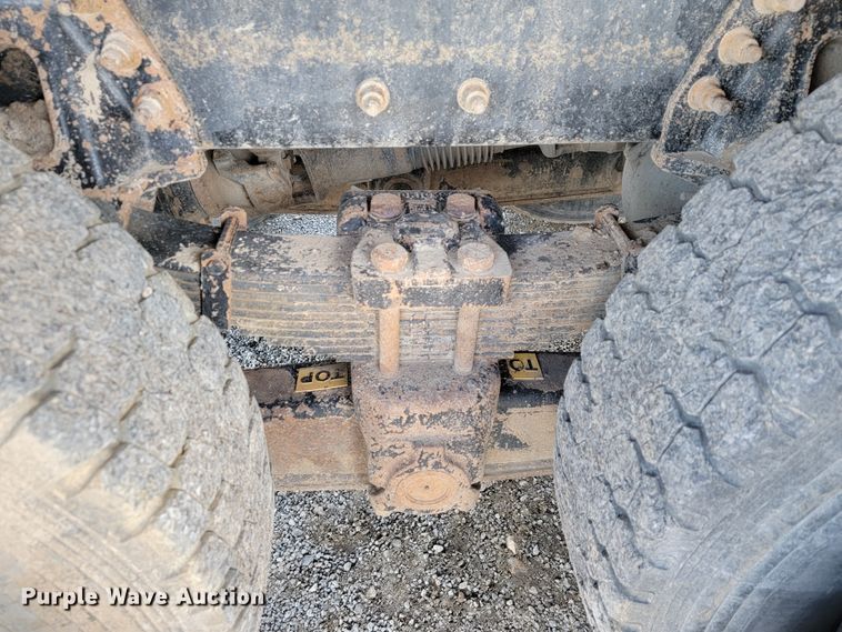 image for item JP9044 2002 International 7400  dump truck