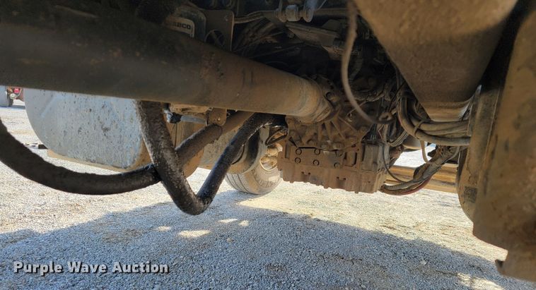 image for item JP9044 2002 International 7400  dump truck