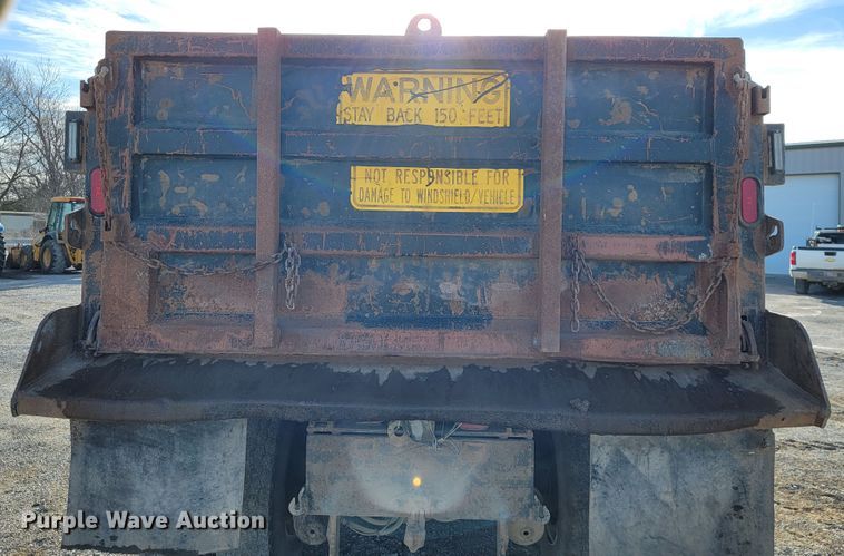 image for item JP9044 2002 International 7400  dump truck