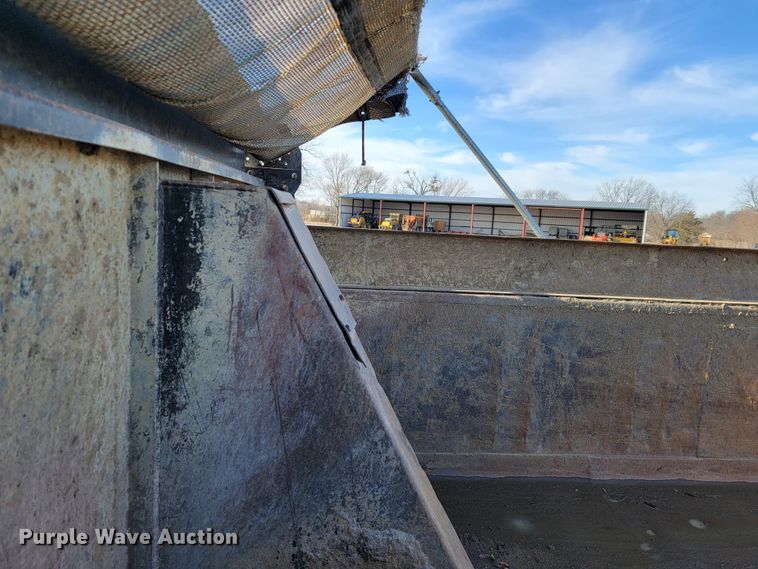 image for item JP9044 2002 International 7400  dump truck