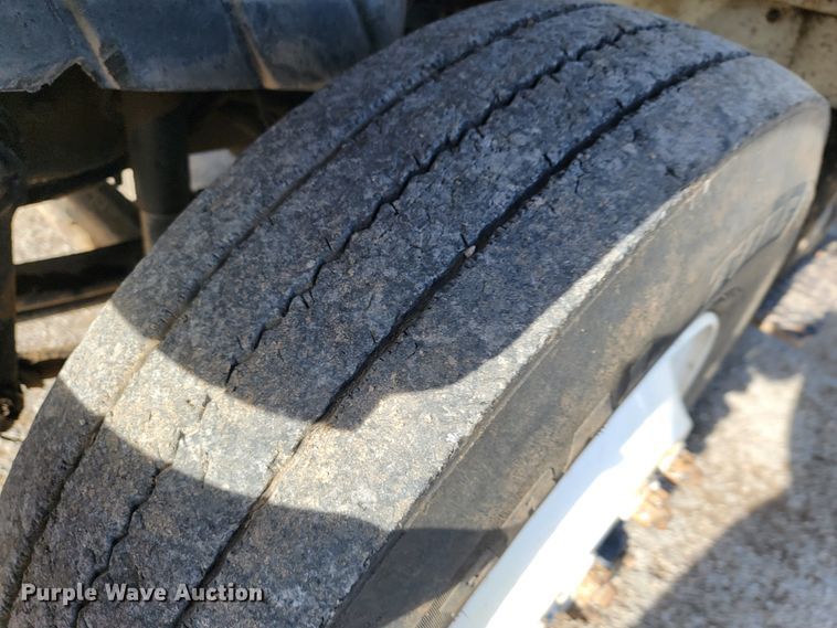 image for item JP9044 2002 International 7400  dump truck