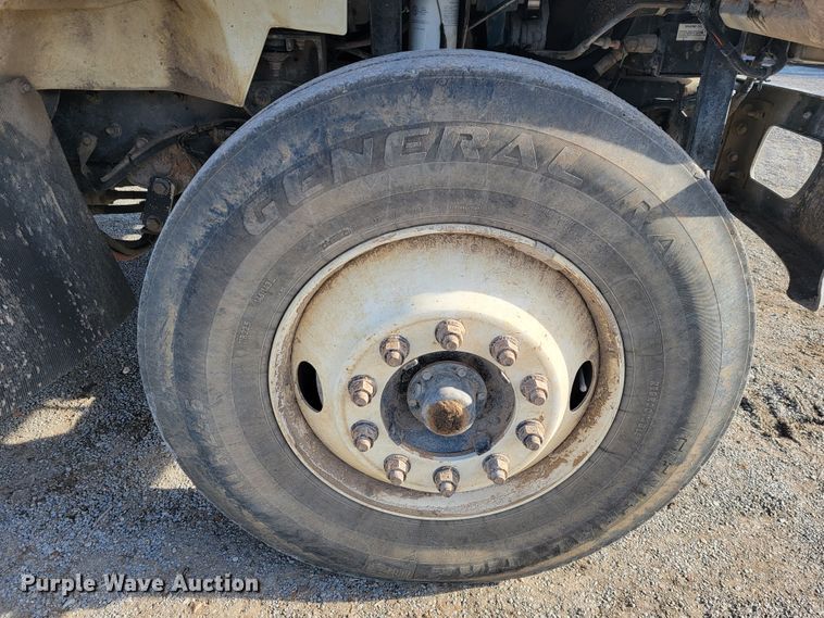 image for item JP9044 2002 International 7400  dump truck