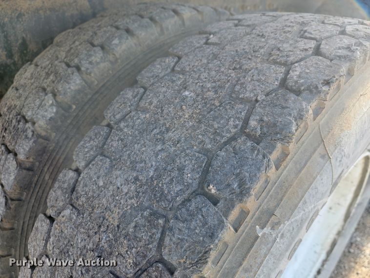 image for item JP9044 2002 International 7400  dump truck