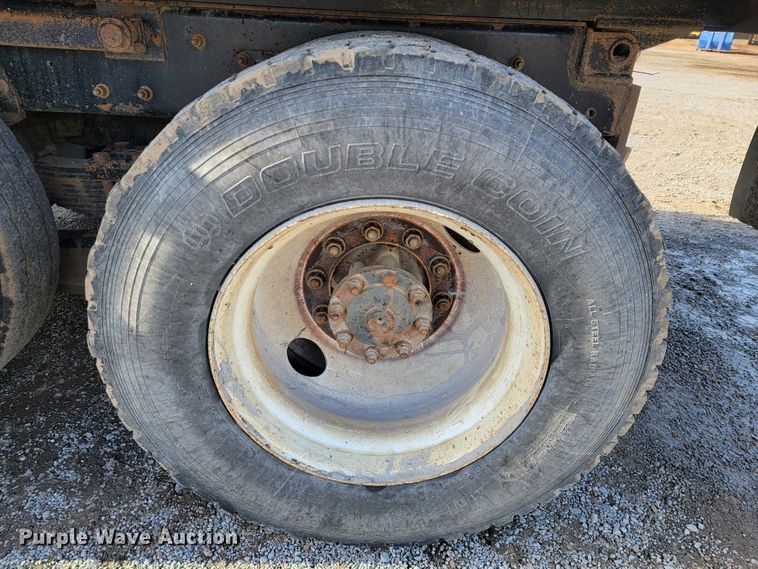 image for item JP9044 2002 International 7400  dump truck