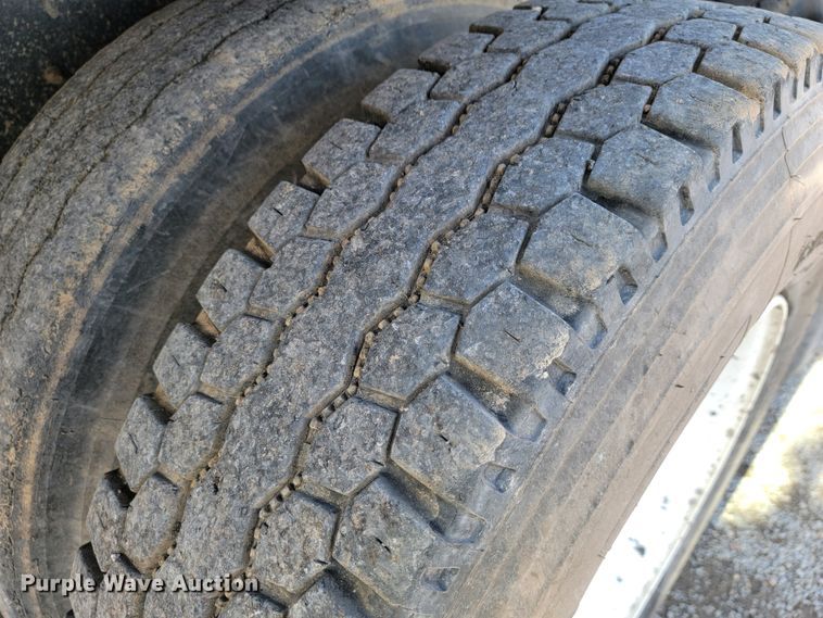 image for item JP9044 2002 International 7400  dump truck