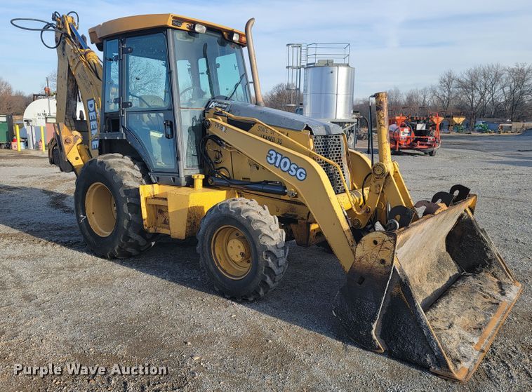 image for item JP9045 2003 John Deere 310SG  backhoe