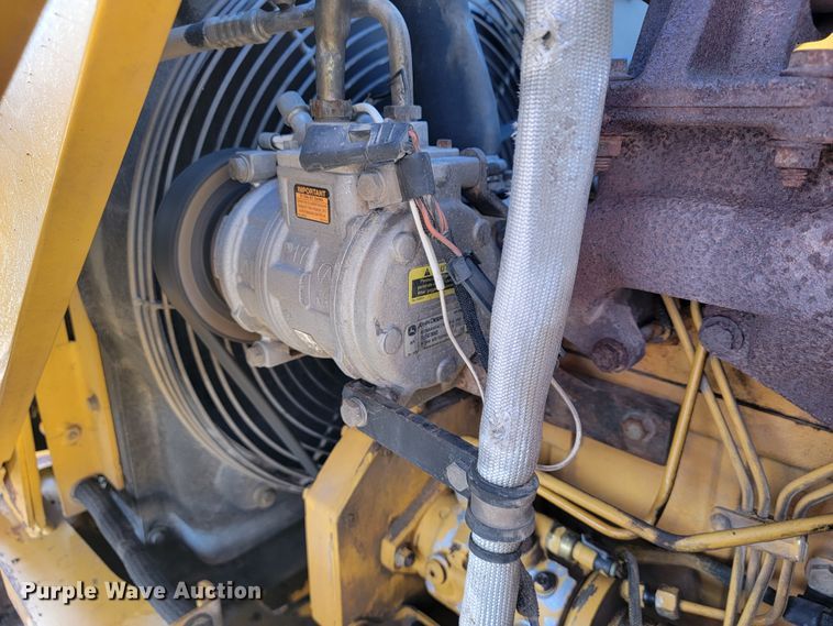 image for item JP9045 2003 John Deere 310SG  backhoe