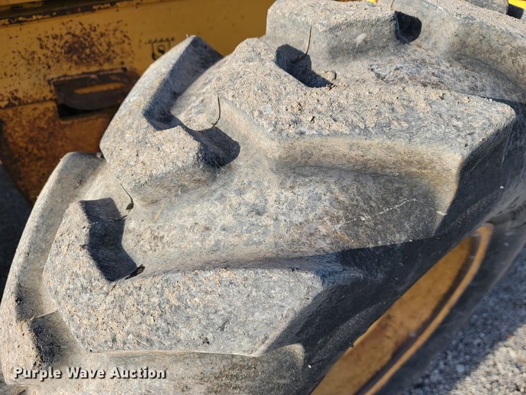 image for item JP9045 2003 John Deere 310SG  backhoe