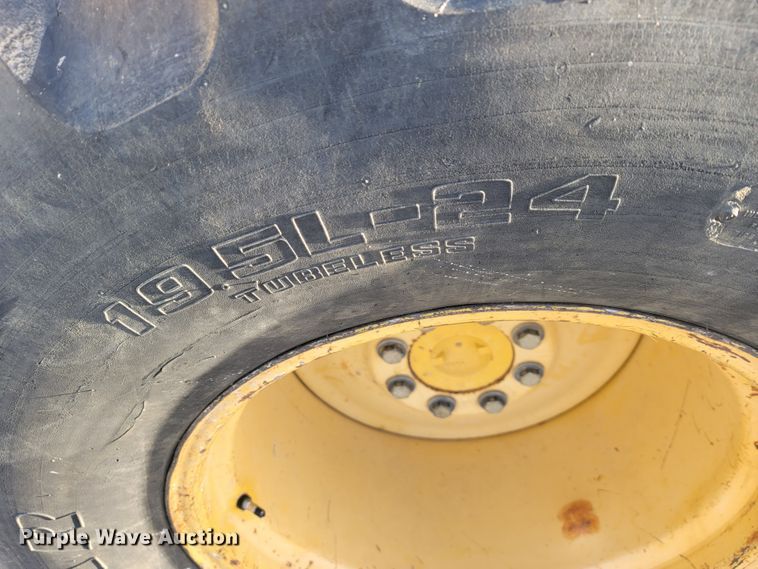 image for item JP9045 2003 John Deere 310SG  backhoe