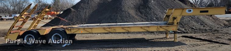 image for item JP9046 1975 Hyster  equipment trailer