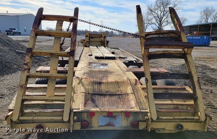 image for item JP9046 1975 Hyster  equipment trailer