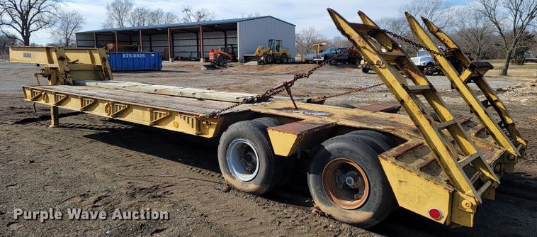 image for item JP9046 1975 Hyster  equipment trailer