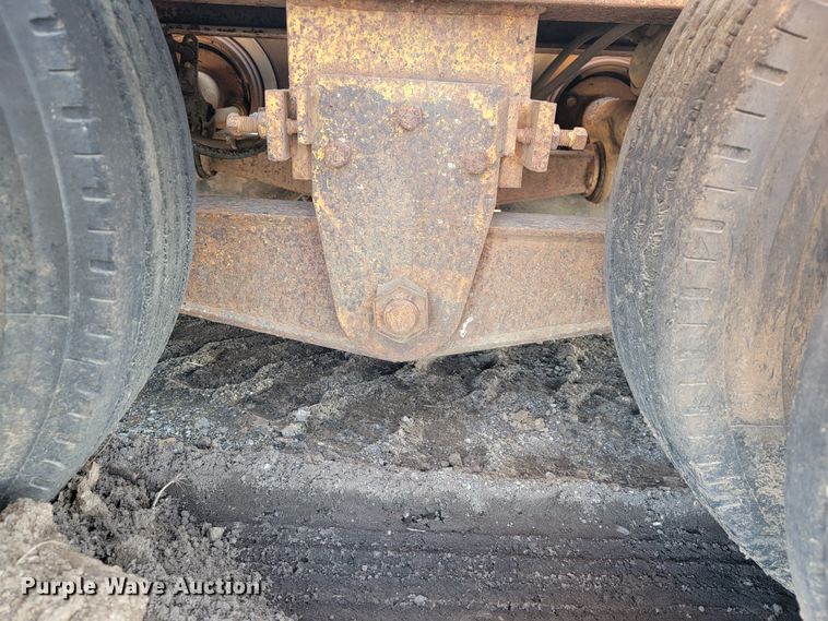 image for item JP9046 1975 Hyster  equipment trailer