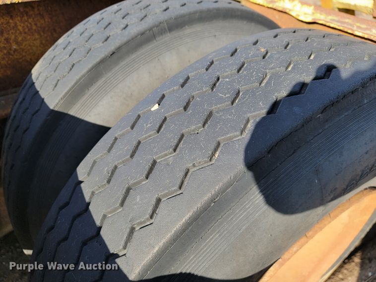 image for item JP9046 1975 Hyster  equipment trailer