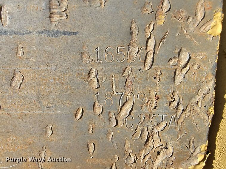 image for item JP9046 1975 Hyster  equipment trailer