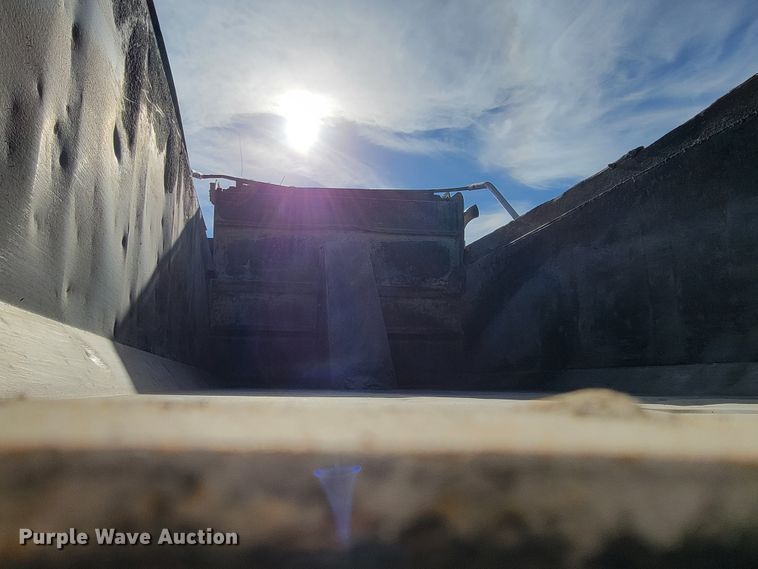 image for item JP9047 2006 Sterling LT8500  dump truck