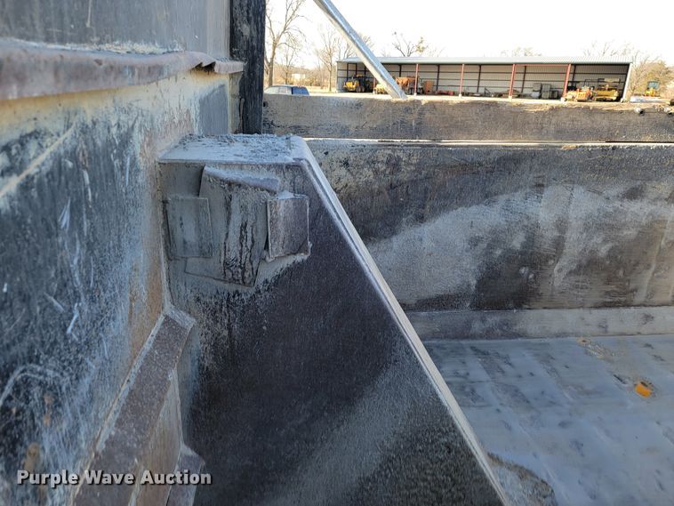 image for item JP9047 2006 Sterling LT8500  dump truck