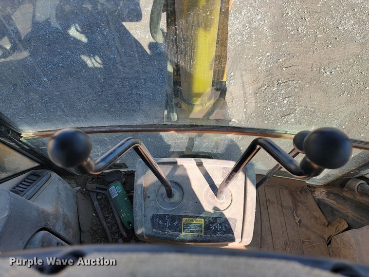 image for item JP9050 2003 John Deere 310SG  backhoe