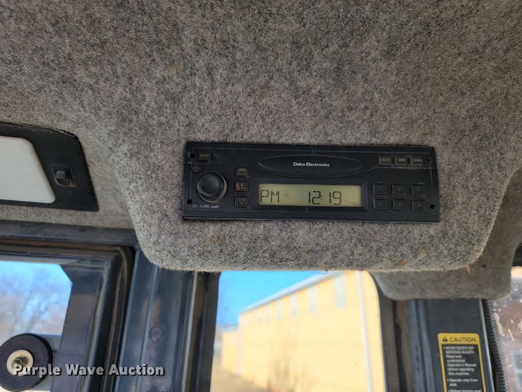 image for item JP9050 2003 John Deere 310SG  backhoe