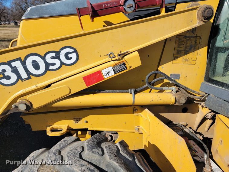 image for item JP9050 2003 John Deere 310SG  backhoe